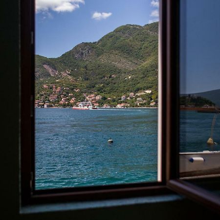 Romeo And Juliet Apartments Tivat Exterior photo