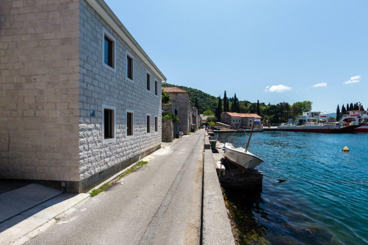 Romeo And Juliet Apartments Tivat Exterior photo